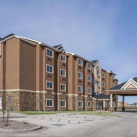 穆尔黑德法戈区麦克罗特套房酒店 Moorhead 外观 照片